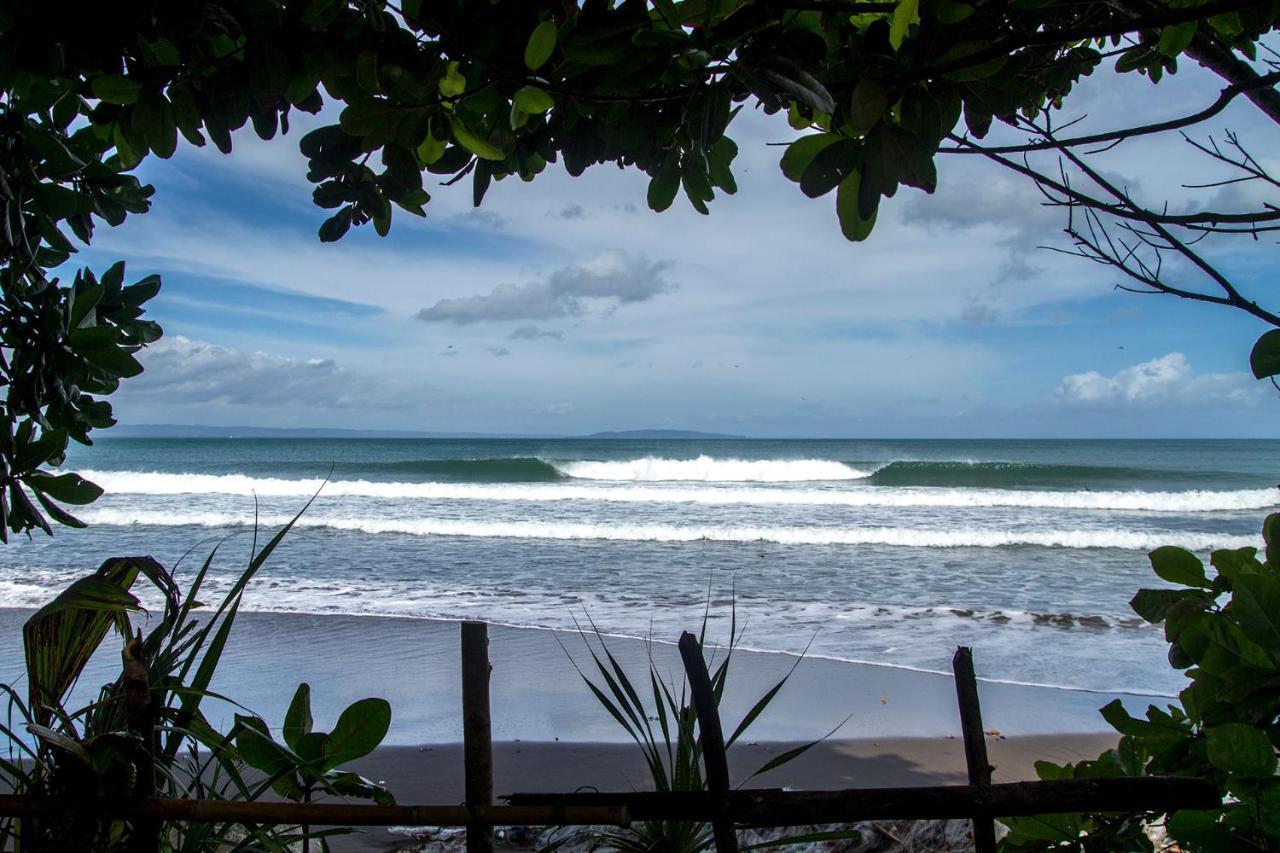 Bale Karang Cottages バツカラス エクステリア 写真