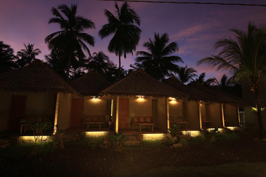 Bale Karang Cottages バツカラス エクステリア 写真